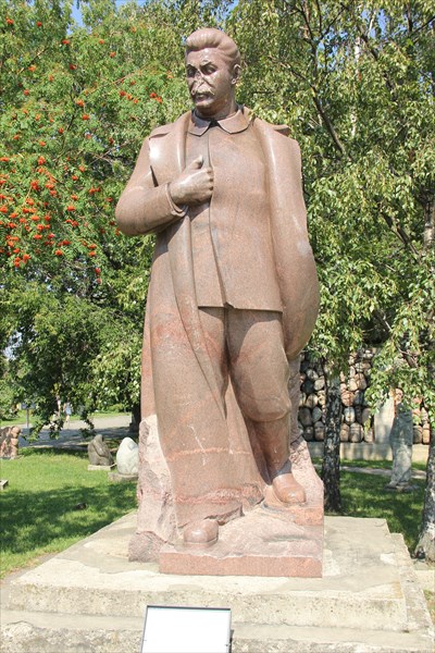 061-Памятник Сталину